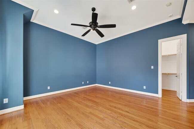 Building Photo - 1004 Stanford St