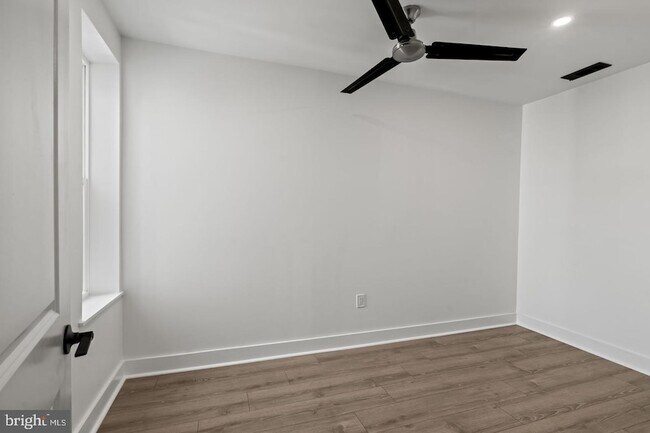 Building Photo - 3450 Almond St
