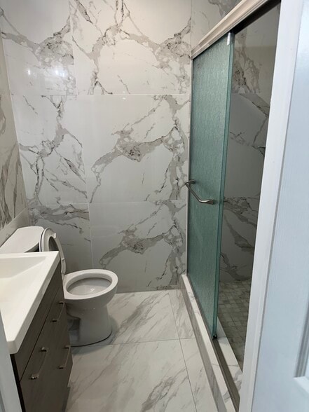 Building Photo - 4909 N Darby Ave