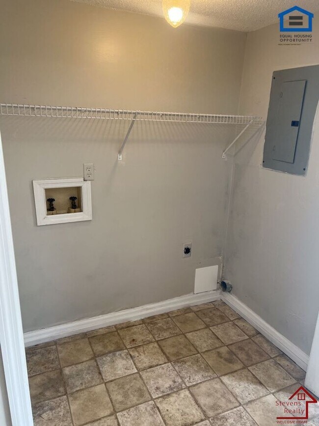 Building Photo - 181 East Ave