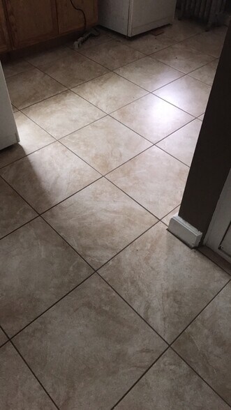 Building Photo - 6734 S Perry Ave