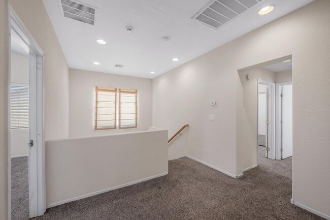 Building Photo - Nice Two Story Home with fenced yard and pet friendly owners.