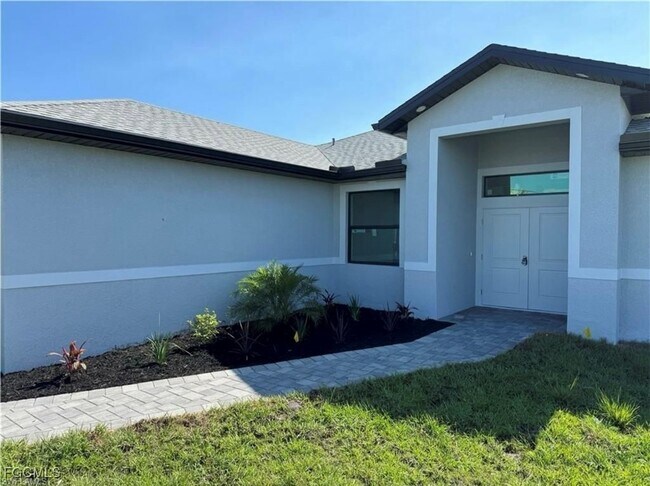 Building Photo - 916 Apple Ave