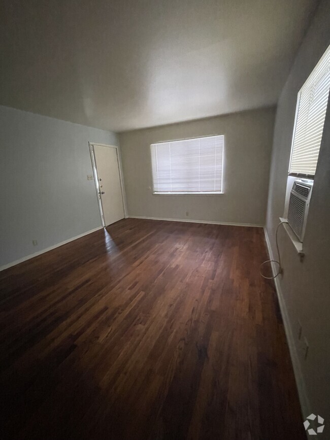 Building Photo - 1108 Neff St