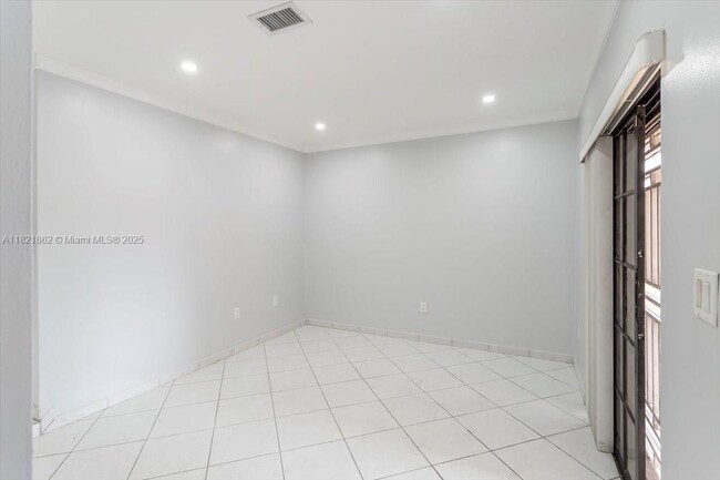 Building Photo - 561 SW 122nd Ave