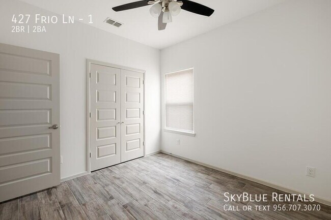 Building Photo - 427 Frio Ln
