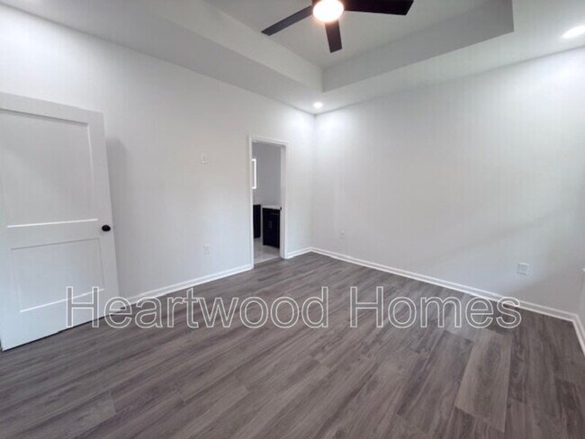 Building Photo - 212 Lincolnshire Blvd