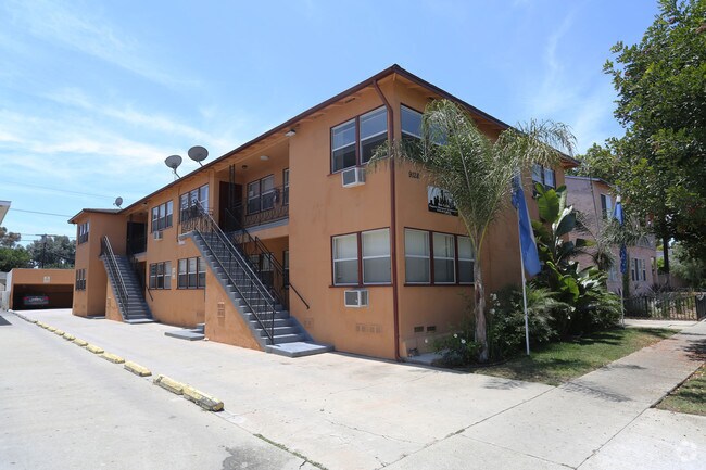 Primary Photo - 9128 National Blvd