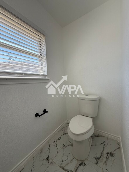 Building Photo - 4710 Bernadine Dr