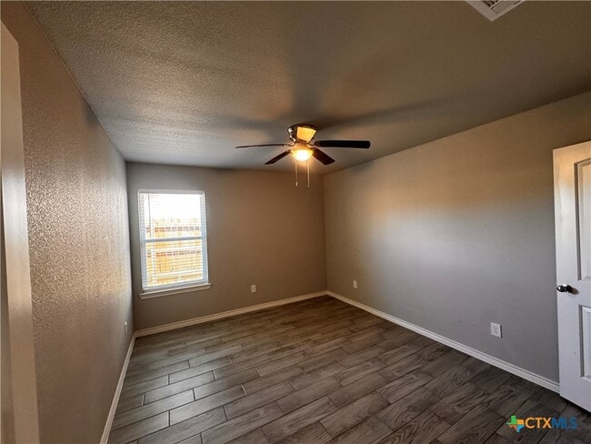 Building Photo - 2108 Saulsbury Dr