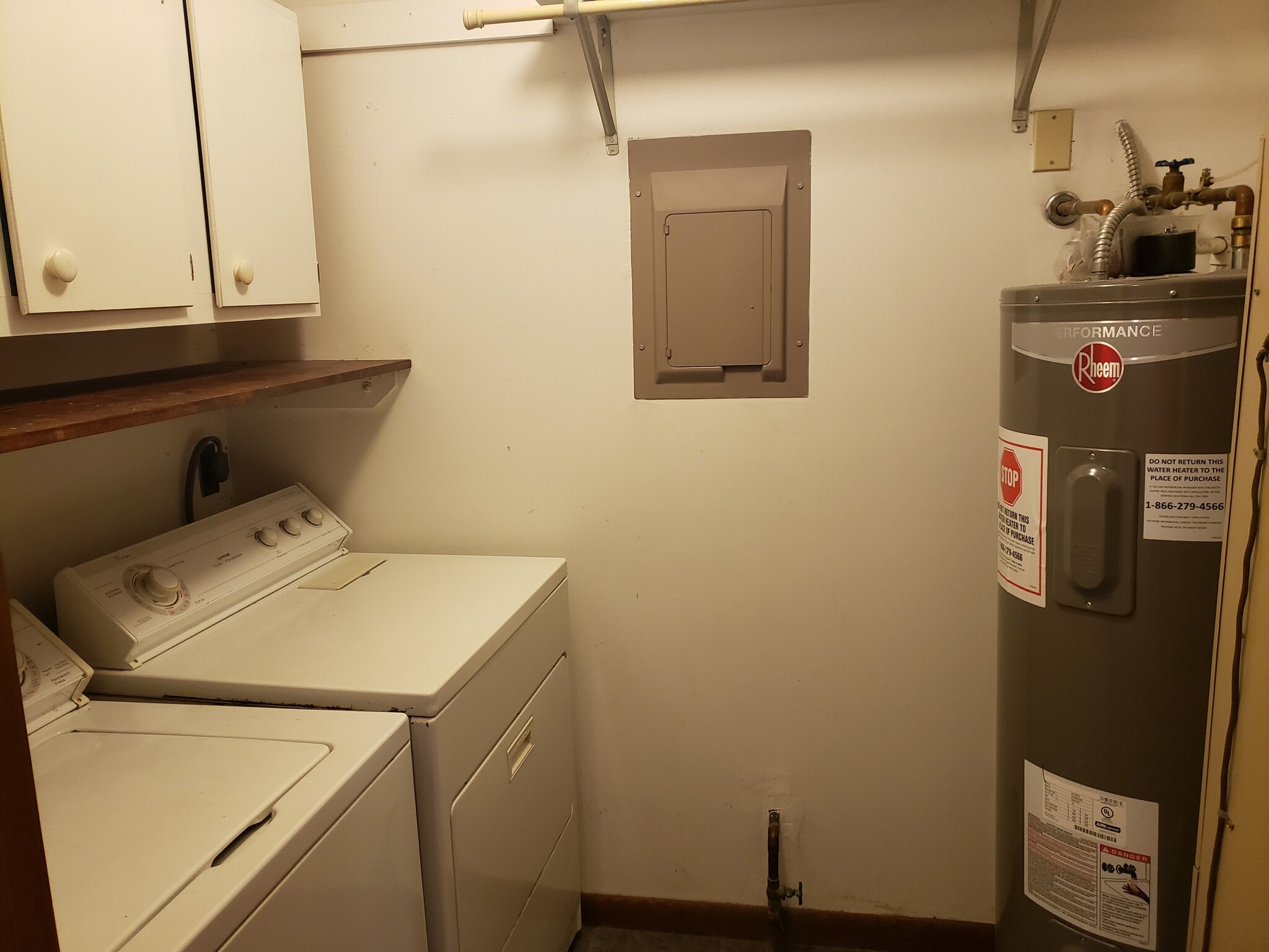 Laundry Room - 2200 Augusta Blvd