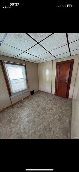 Building Photo - 4715 Thrush Ave