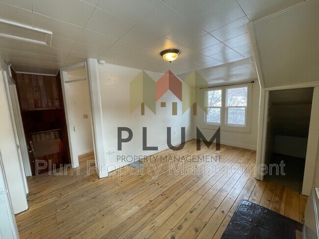 Building Photo - 807 Bulwer St