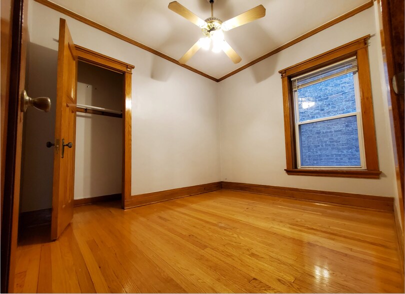 Building Photo - 4734 N Albany Ave