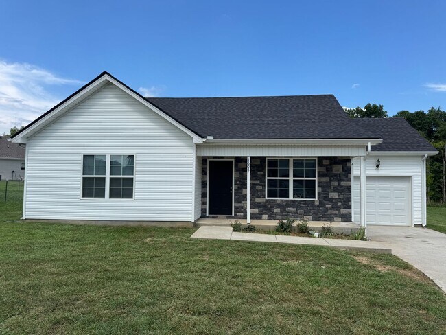 Building Photo - 1605 Gambill Wood Dr