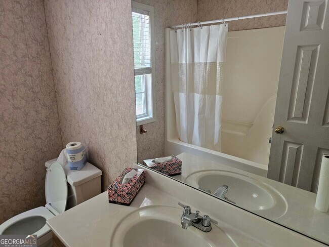 Building Photo - 40 Summerwood Ln