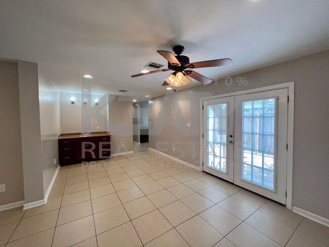 Building Photo - COMING SOON! 3 Bedroom Home in Fox Run!