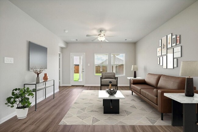 Building Photo - 706 Hemingway Ln