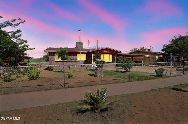 Primary Photo - 10350 Kellogg St