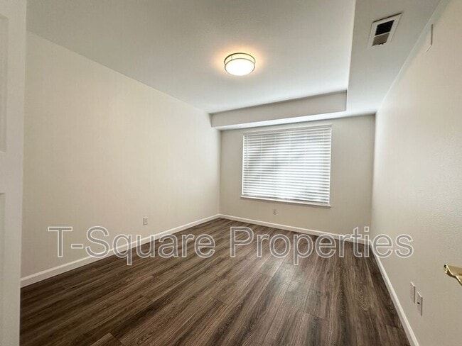 Building Photo - 8443 Delridge Wy SW