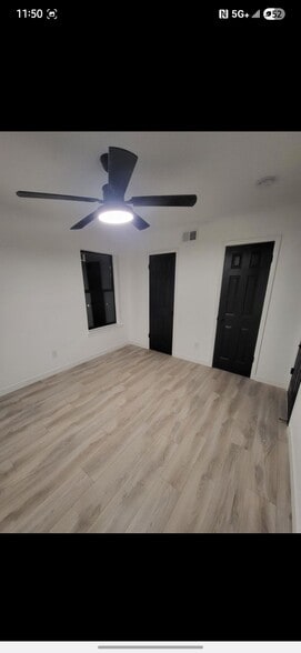 Building Photo - 3209 Sidney Dr