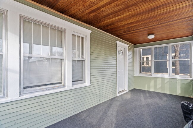 Building Photo - 1715 N Upton Ave