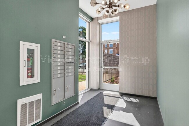 Building Photo - 4100 Lindell Blvd