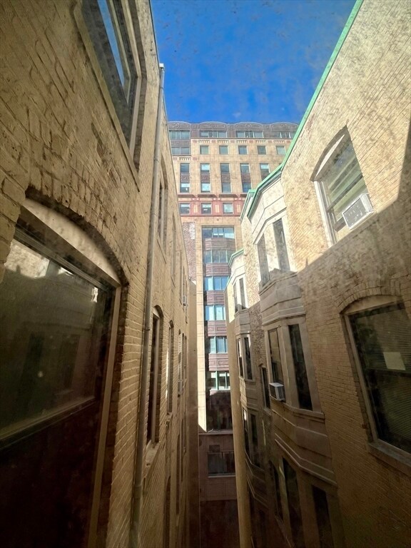 Building Photo - 8 Garrison St