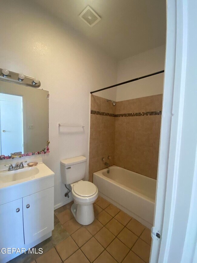 Building Photo - 8913 Ankerson St