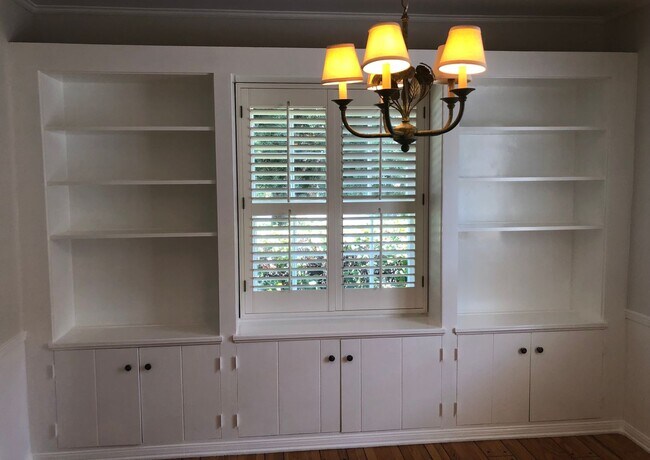 Building Photo - COMING SOON! Beautiful Home near Warner Brothers Studio! AVAILABLE 6/10/2026