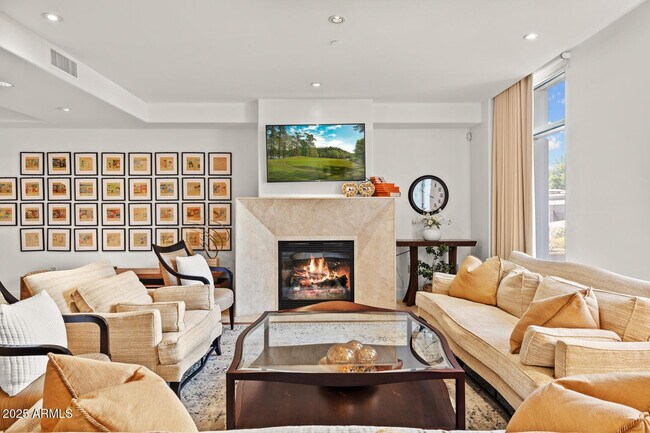 Building Photo - 2402 E Esplanade Ln