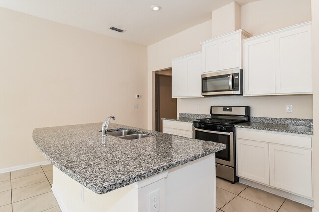 Building Photo - 86269 Express Ct