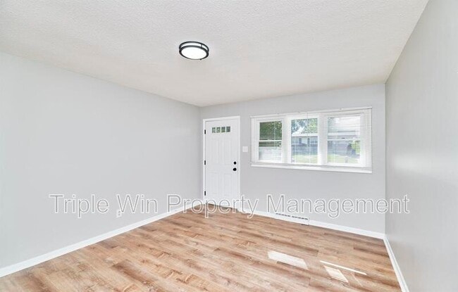 Building Photo - 10531 Fabick Dr