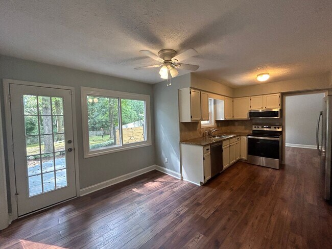 Building Photo - 102 Shawville Ln