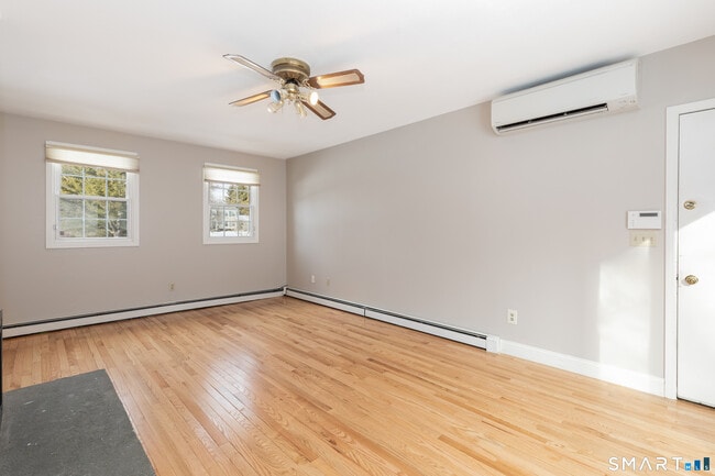 Building Photo - 10 Apple Tree Rd