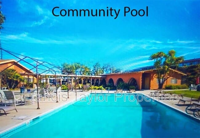 Building Photo - 3685 Vista Campana N