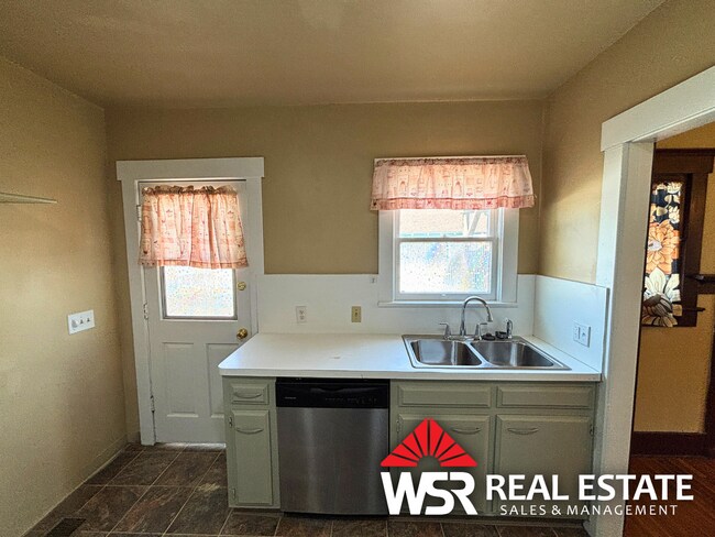 Building Photo - Prime Riverside Location in Wood Streets A...