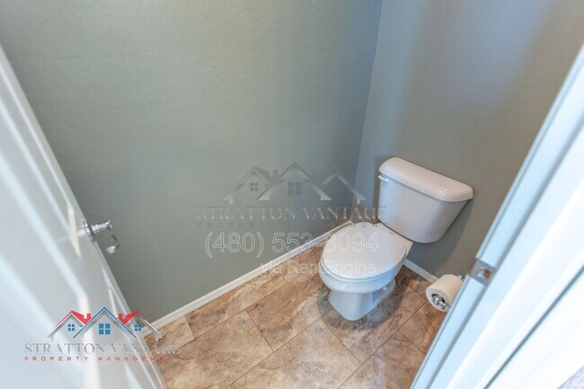 Building Photo - 9136 W Meadow Dr