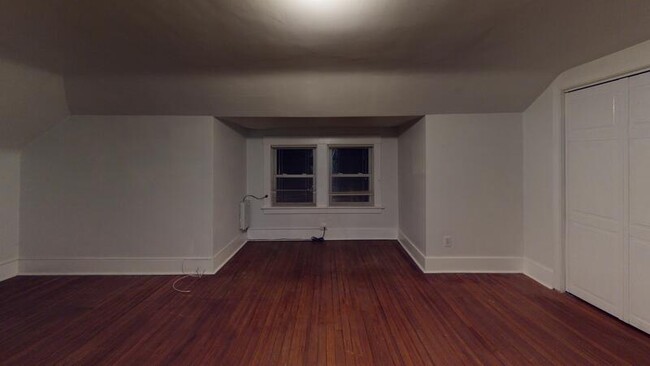 Building Photo - 5714 Woodmont St