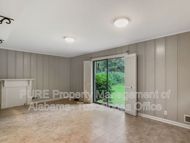 Building Photo - 3613 Mayfair Dr