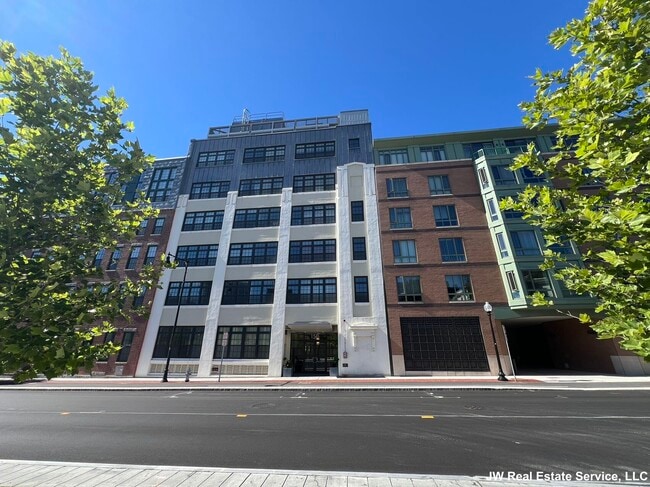 Building Photo - 150 Cambridge St