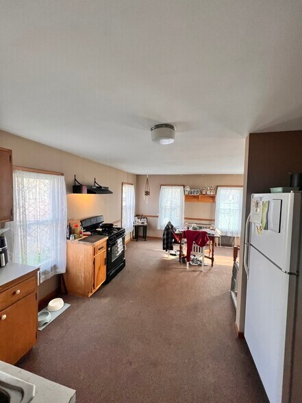 Building Photo - 29 Forest Pl