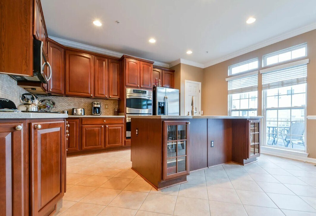 Building Photo - 1744 Theale Way