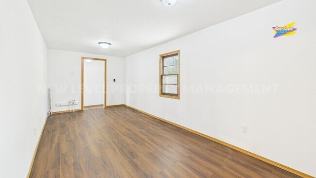 Building Photo - 4704 SW 101st Terrace