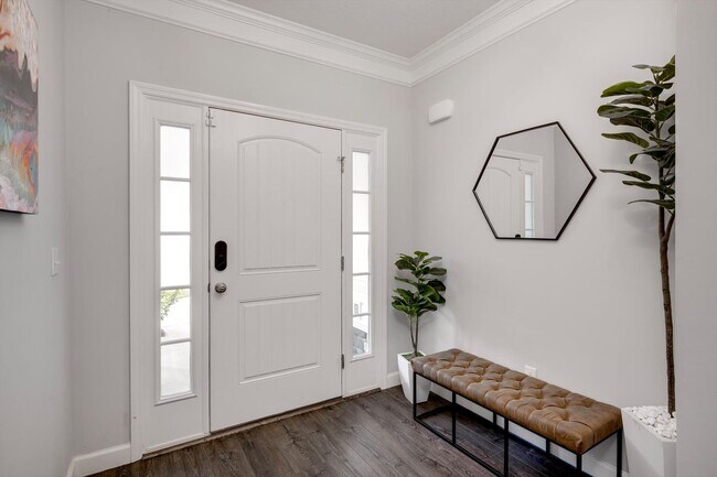 Building Photo - 858 Goodale Dr