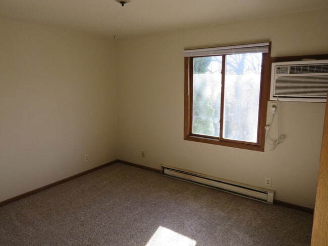 Building Photo - 2304 Ashland Dr