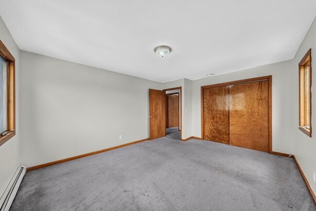Building Photo - 612 72nd St