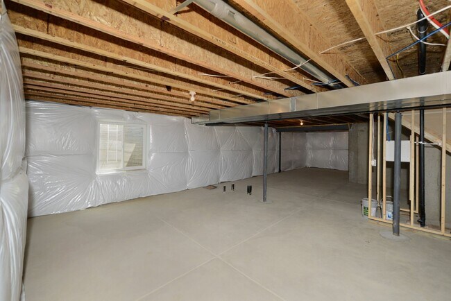 Building Photo - 3 Bedroom 2 Bath Ranch-Style Home