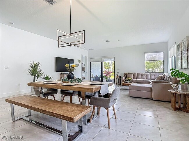 Building Photo - 5285 Marano Dr