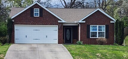 Building Photo - Knoxville 37920 - 3 bedroom 2 bath - call ...